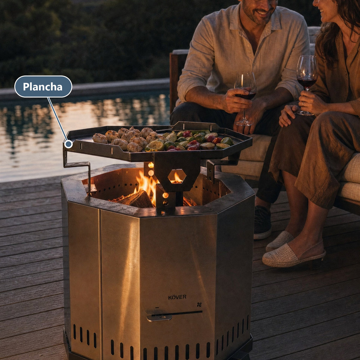 Plancha para brasero sin humo Aysén – pareja cocinando junto a la piscina